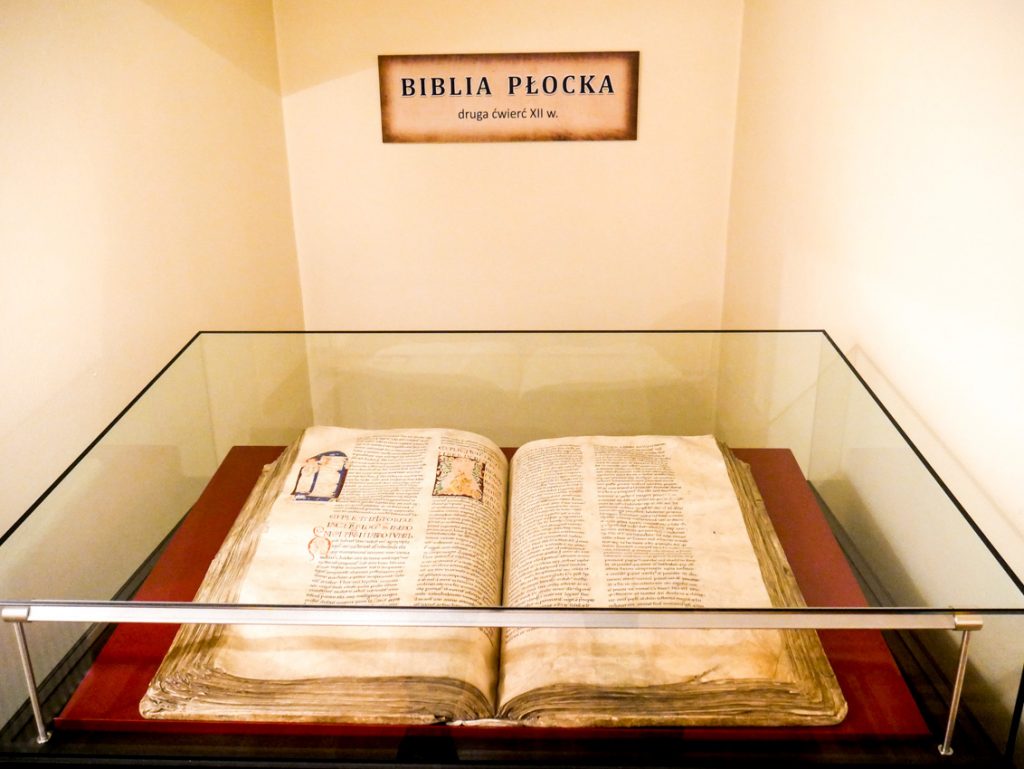 Biblia Płocka – powstała na zamówienie Władysława Hermana – mazowieckiego księcia.