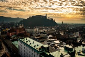 Neboticznik – widok na Ljubljanę z tarasu kawiarni.